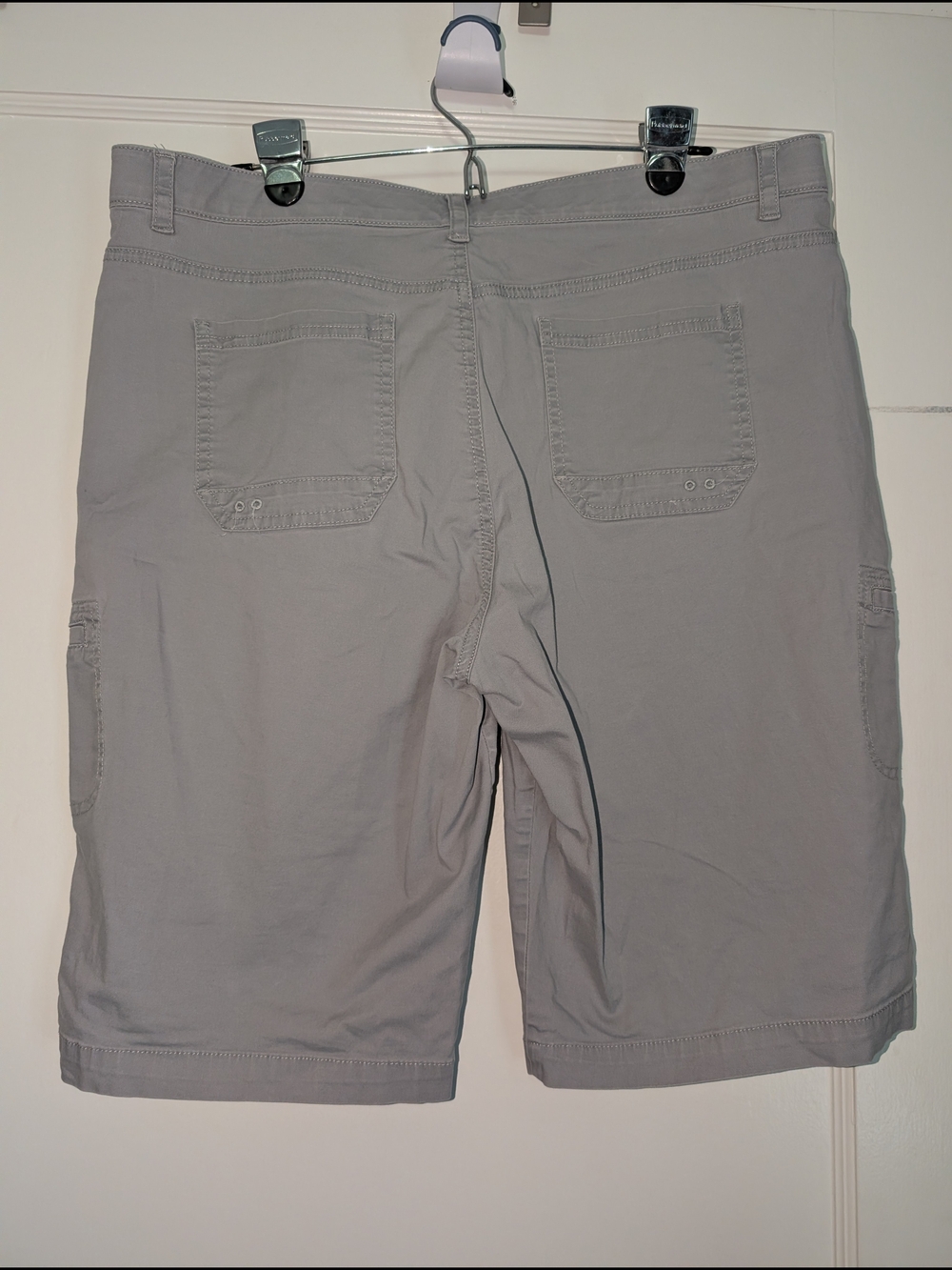 Gloria Vanderbilt Light Gray Women's Casual Bermuda Shorts - Picture 2 of 5